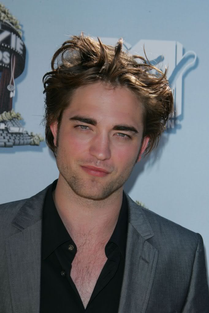 Robert Pattinson - Página 4 Robert-pattinson-mtv-12