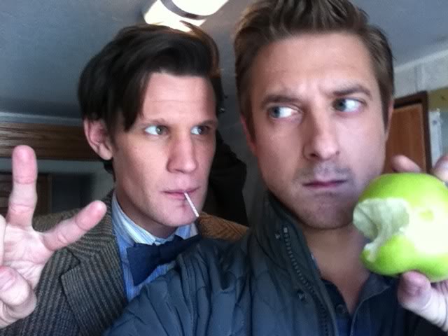 The Doctor May Not Touch The Apple of Rory Williams Jz0kxo