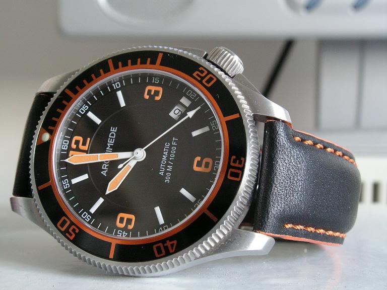 Le casse-tête de la montre à 500 euros Max Archimedeorangestrap