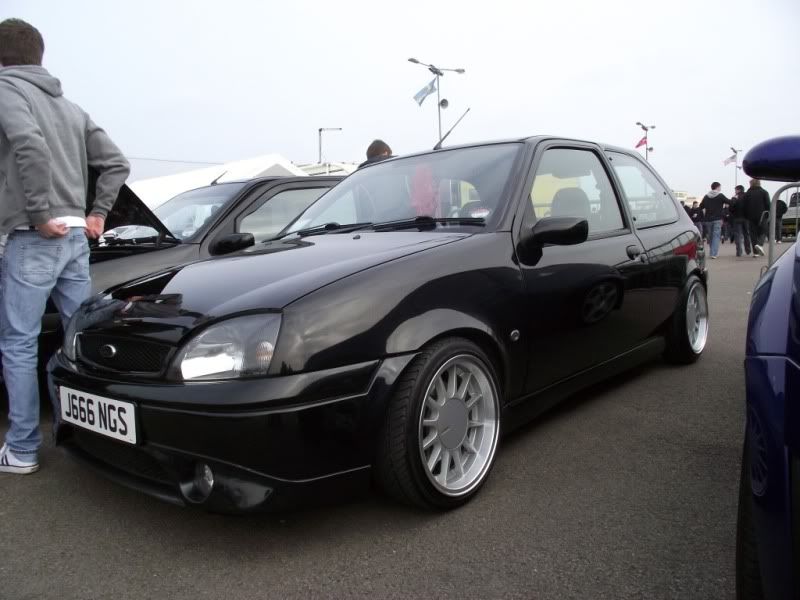 Swap: 2001 Euro/Stanced Fiesta Zetec S. Fiestasantapod3