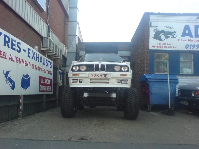 the bmw cab monster truck build thread!! DSC01478