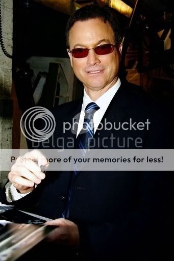 Gary Sinise - Page 20 10664563