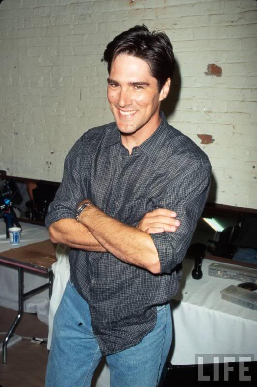 Thomas Gibson - Page 23 Aaa-1