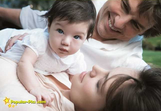     Tom_Cruise_Daughter_Suri