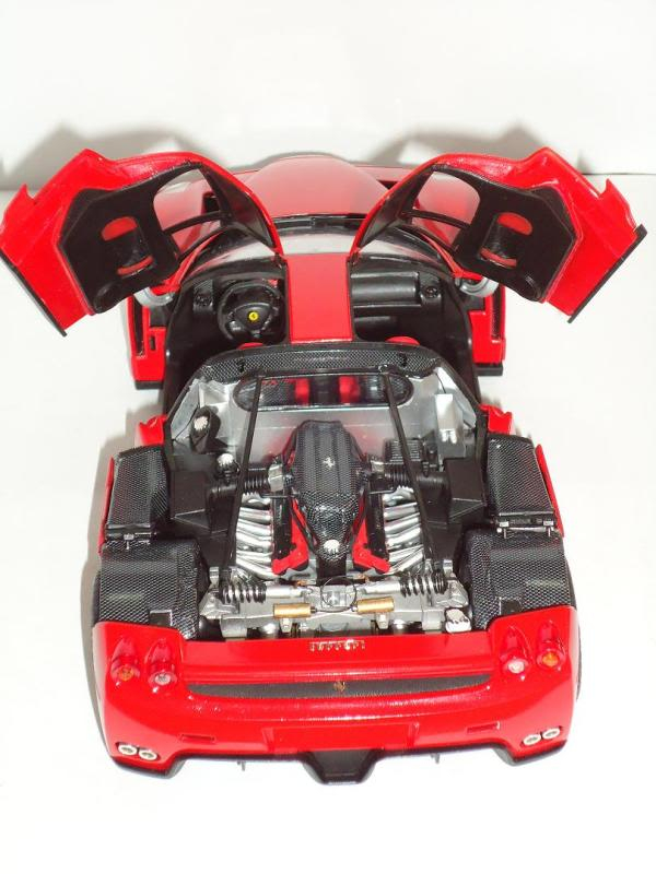 FERRARI ENZO   -   TAMIYA 1:24 DSC00636