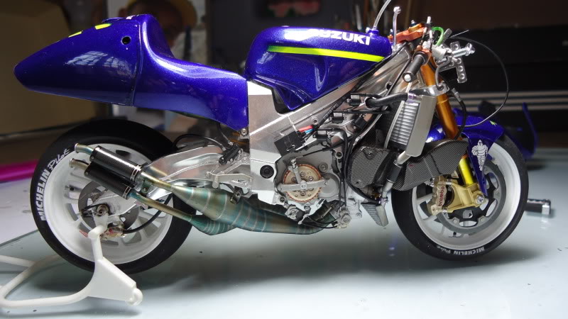 SUZUKI RGV 500 2000   -   TAMIYA 1:12 DSC00250