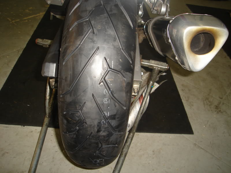 pneus - Trocando os pneus da minha 'F' (Pneu novo!) DSC04008