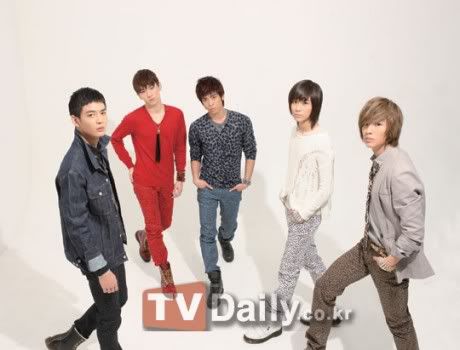 SHINee - Page 2 20100928_SHINEEhelloconceptphotos_3-460x350