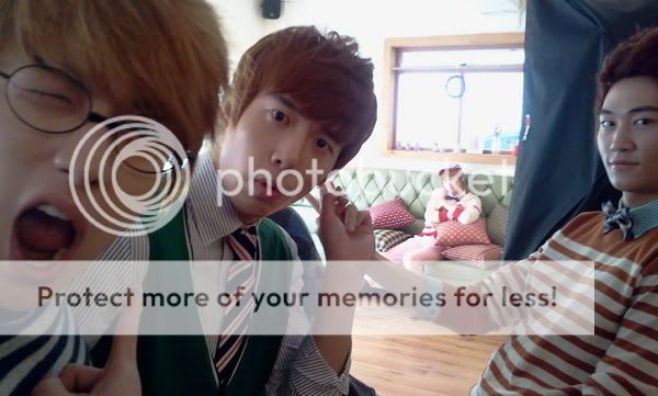 U-Kiss - Page 2 254739027