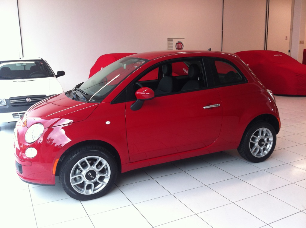 Fiat 500 vermelho  IMG_0046