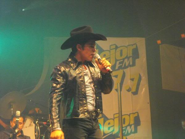 FOTOS DE RAUL EN EL CACHONDO NIGHT EN TIJUANA Cdc65d9f