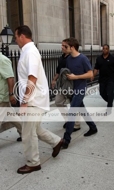 Robert Pattinson as Edward Cullen - Pagina 3 Robert-pattinson-two-769-1preview