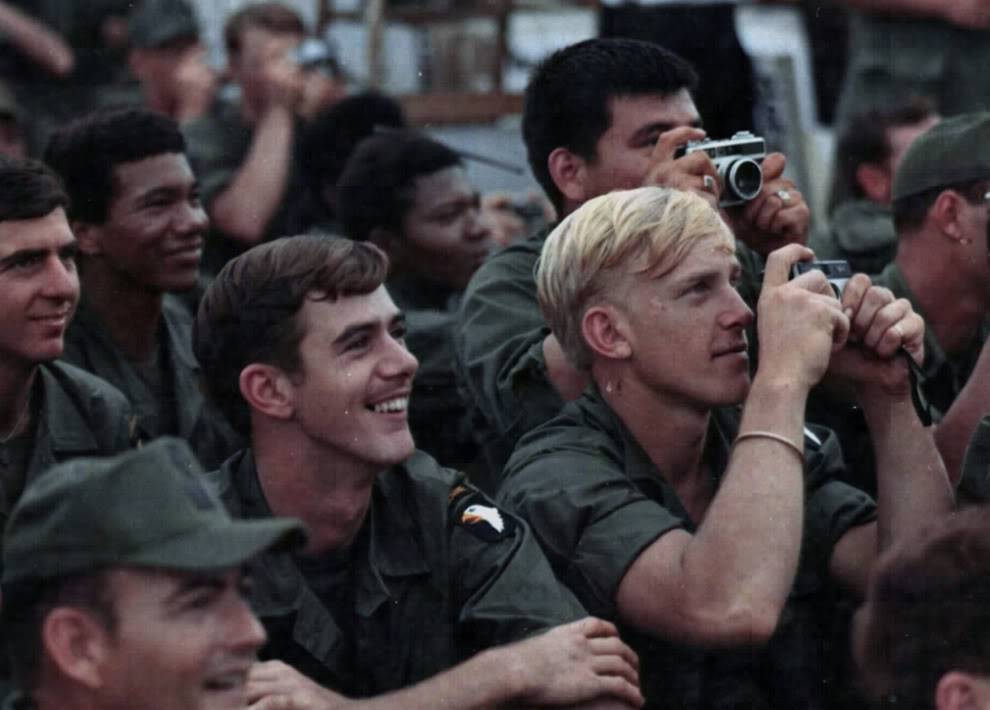 Những bức ảnh về Chiến tranh Việt Nam chưa được công bố dưới ống kính của phóng viên nước ngoài V24_0000pp49