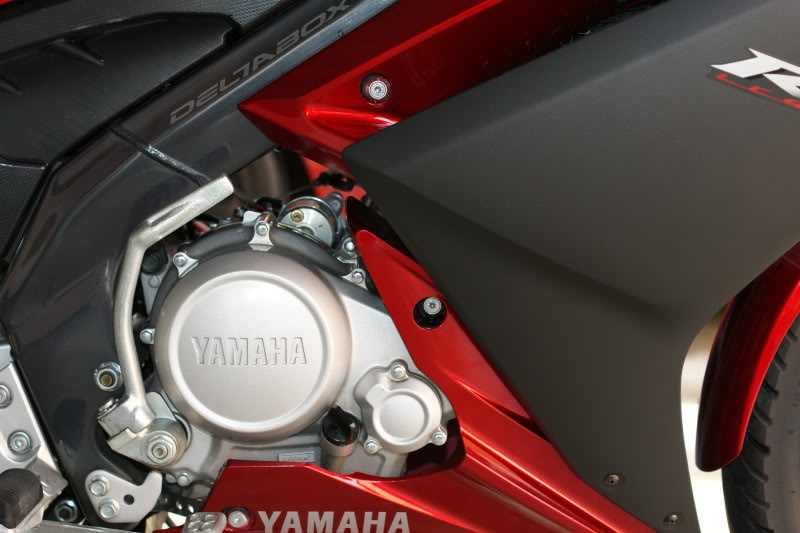 northern fzian: amin blazing red yzf-fzr150i DSC03947