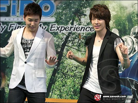 [10.06] SuJu ( Hankyung , Hee Chul, Donghae ) à la conférence de Presse YAMAHA - Thailande 27-1