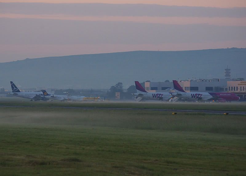 Aeroportul Cluj-Napoca - Iunie 2011 IMGP5808