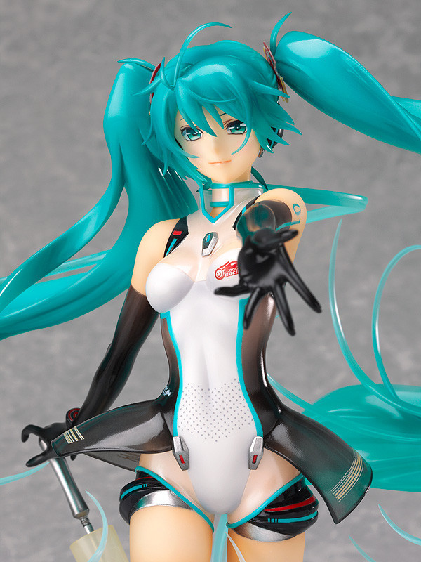 Les éditions Goodsmile en 2012 RacingMiku2011ver-2011ver1