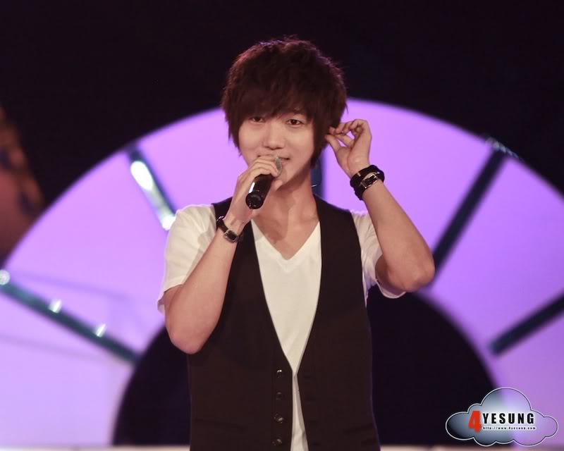 [FANTAKE] 01.06.11 Yesung@Busan Family Concert 43660cb1a3f9f41379f0559