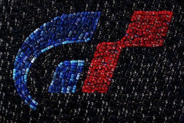 Revelada a Data de Lançamento do GT5, lista oficial completa de carros e de pistas. Gt5-logo-made-out-of-cars