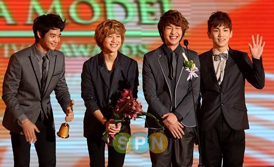 [21.01.11] [News] SHINee đoạt giải tại Asia Model festival Award 2011 20110121_shinee_1