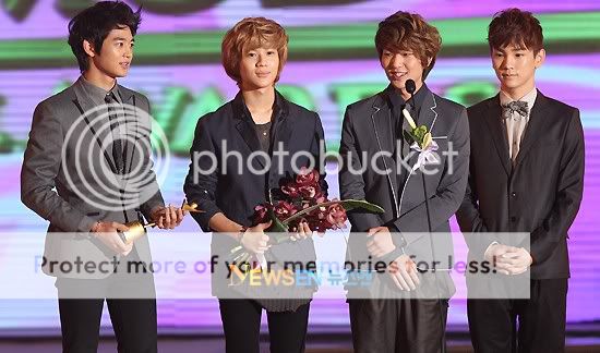 [21.01.11] [News] SHINee đoạt giải tại Asia Model festival Award 2011 20110121_shinee_2