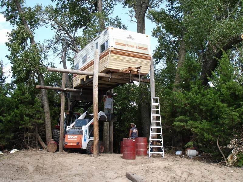 Deer Hunting stand - Redneck Style Image005