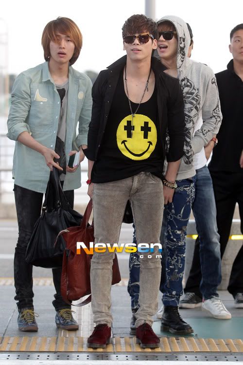 180512 SHINee partiendo a LA 201205182000262810_1