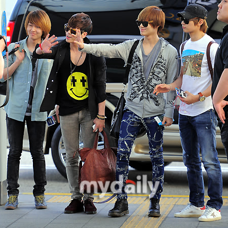 180512 SHINee partiendo a LA 201205182015401117_1