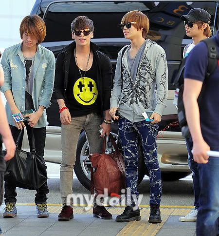 180512 SHINee partiendo a LA 201205182017561117_1