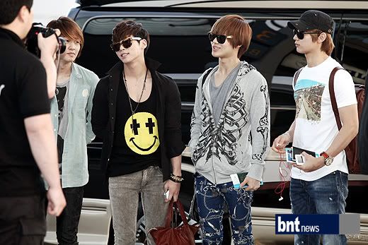 180512 SHINee partiendo a LA 59d0b55ad700a5810cf01f60602cf861