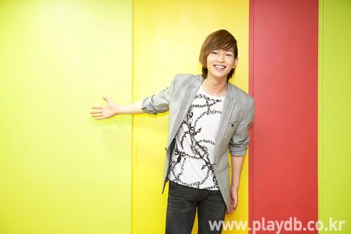 [ 100910][Official Photo] Onew Musical Interview & Review at Playdb 0400091009_25651_M