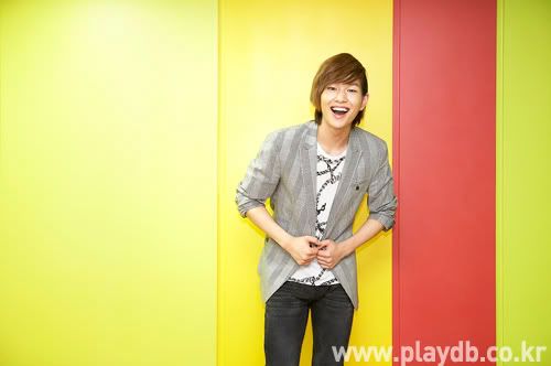 [ 100910][Official Photo] Onew Musical Interview & Review at Playdb 0400091009_25652_M