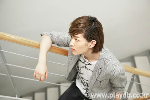 [ 100910][Official Photo] Onew Musical Interview & Review at Playdb 0400091009_25655_M