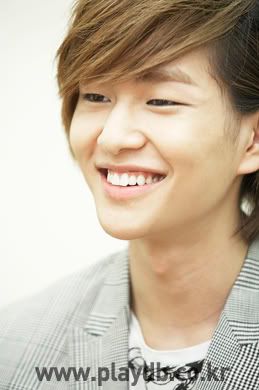 [ 100910][Official Photo] Onew Musical Interview & Review at Playdb 0400091009_25658_M