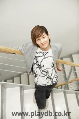 [ 100910][Official Photo] Onew Musical Interview & Review at Playdb 0400091009_25660_M