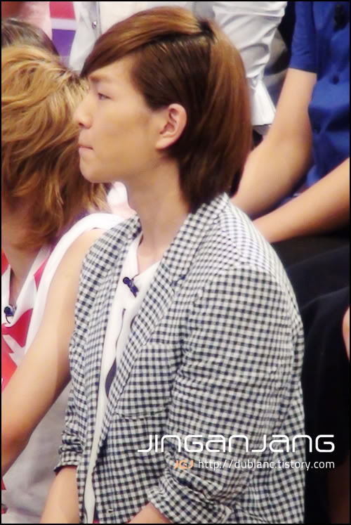 [100920][Fan Photo] Onew at Star King Recording 2062C20B4C9F6BCB8EF534