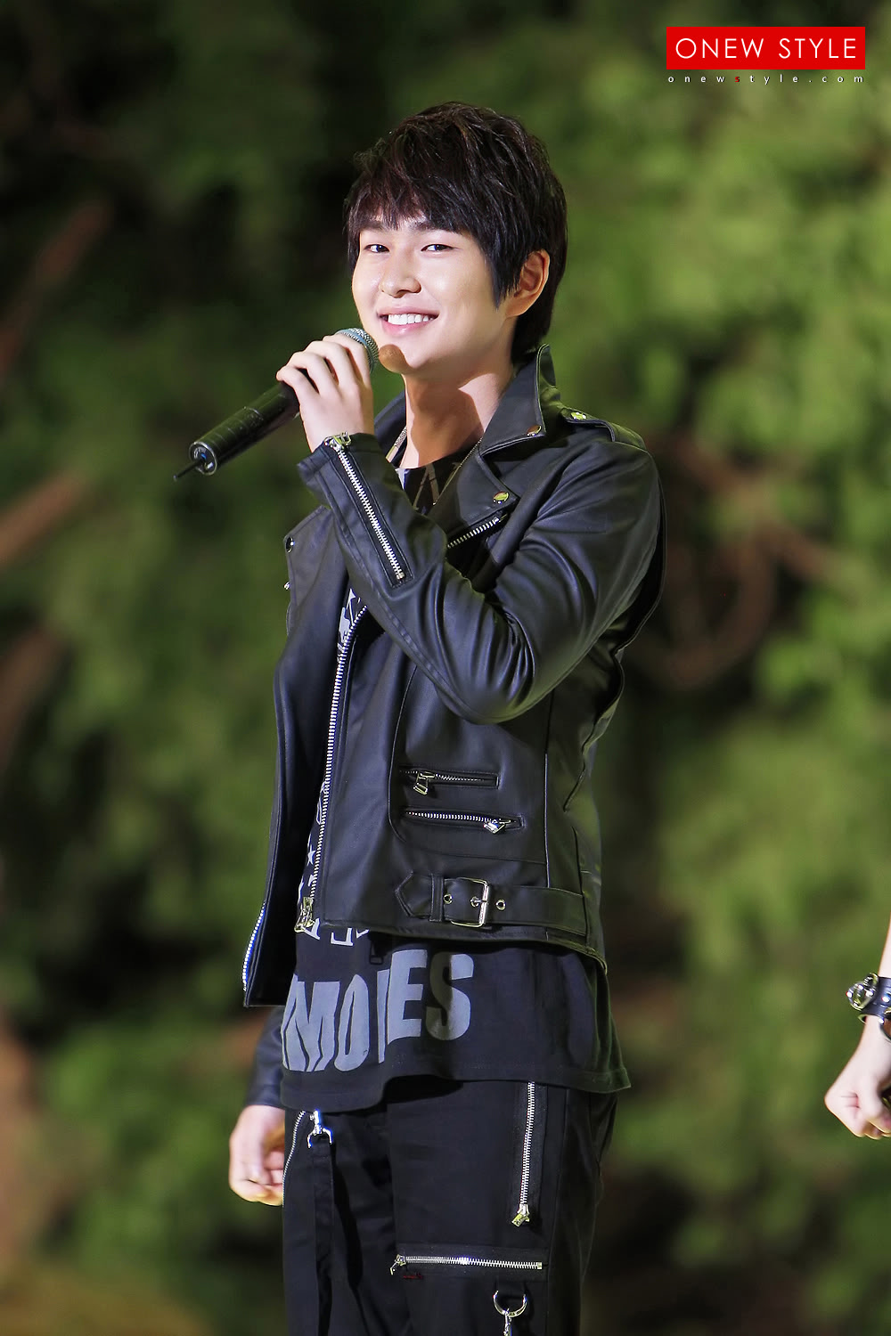 SHINee @Miss Chunhyang Contest [110509] 1305036323_110509_19