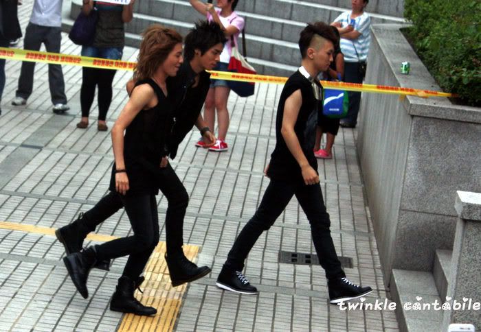 [Pic][4-8-2010] SHINee OTW at Lucifer Fansign Event 1280942189_IMG_0910_convjpg