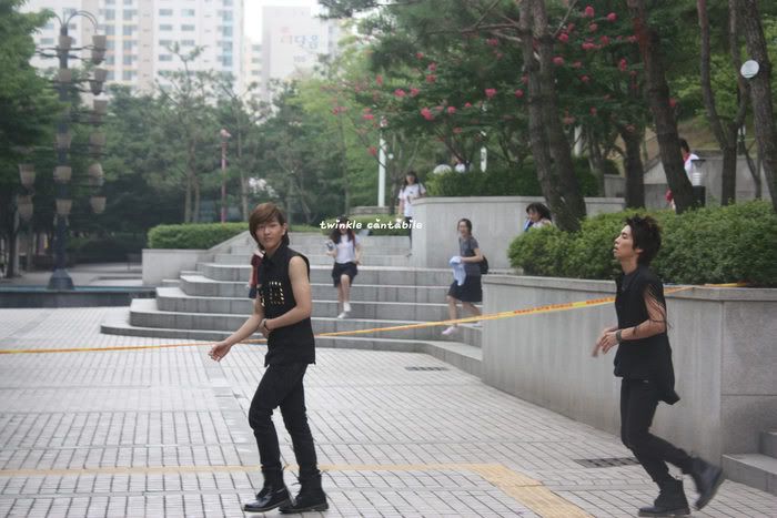 [Pic][4-8-2010] SHINee OTW at Lucifer Fansign Event 1280942189_IMG_0923_convjpg