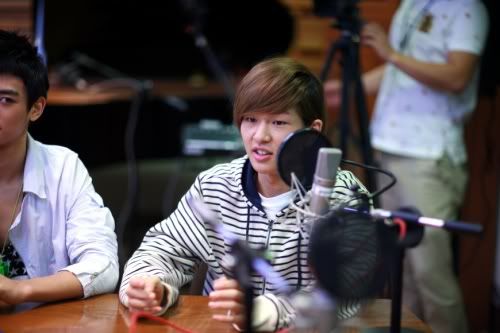 [Pic][28-8-2010] SHINee at MBC-R FM4U HyunYeong’s Music Party 537308482010083000423019