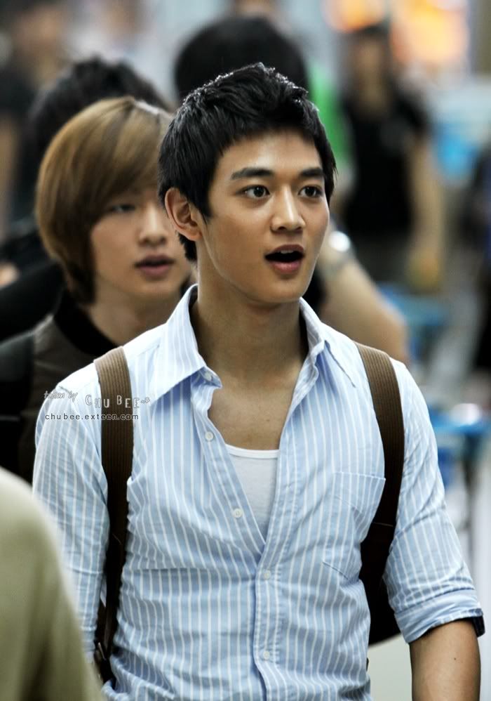 [Pic][4-9-2010] SHINee at Incheon Airport  IMG_4287