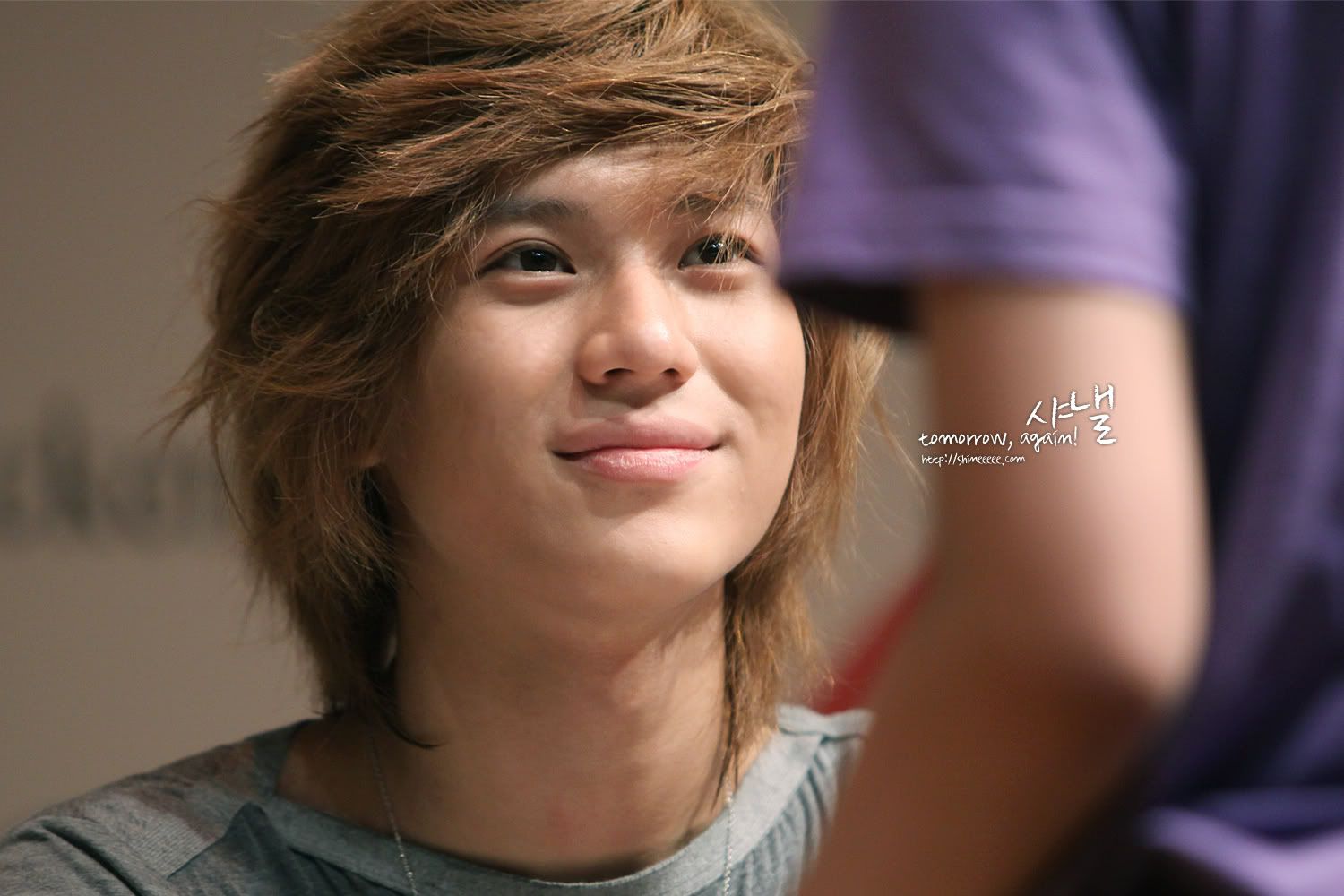 [Pic][12-8-2010] Taemin at Mexicana Fansigning F0081930_4c63deface60c