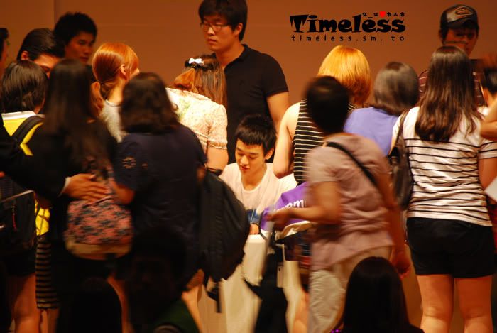 [Pic][17-8-2010] SHINee at Mexicana Fansigning  [ có thể đầu độc một sô ng` ] Ming3