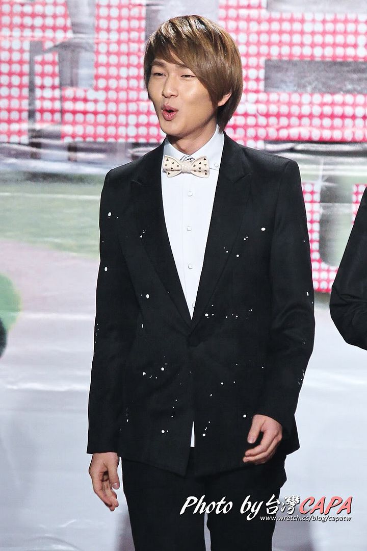  110110 Jinki at Super Star Chinese New Year Special Recording 5345311291_9cde0bf8ba_o