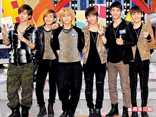 04.11.2010 ▬ Les SHINee à 100% Entertainement 54698523201011060202483042905303912_000