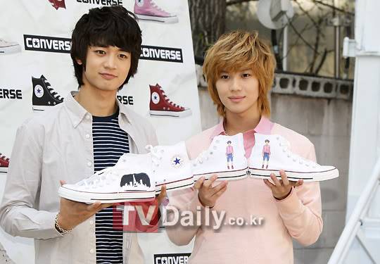 Minho & Taemin @ Converse’s “Moving Custom Studio” [110412] 1302589646_149391