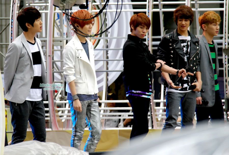 SHINee @SBS Children’s Special Day HopeTV 24 [110506] ESAM_3442