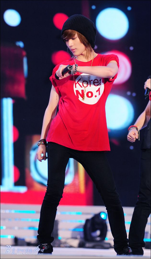 29.06.10 Taemin en National Festival  100630-bg1