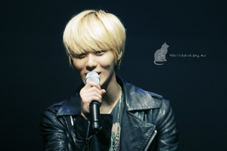 Taemin @ “Friends of Korea” 2-1