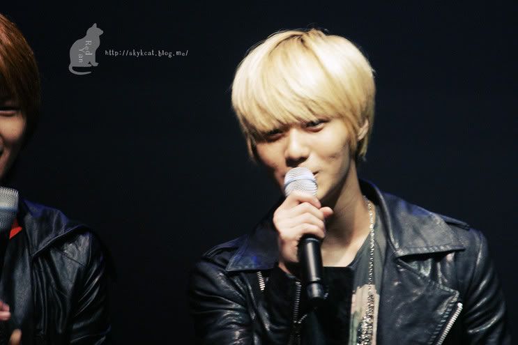 Taemin @ “Friends of Korea” 3-2